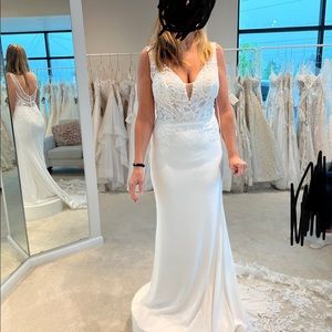 Brand New!! Wedding Dress.  Blushington Brand Exclusive.